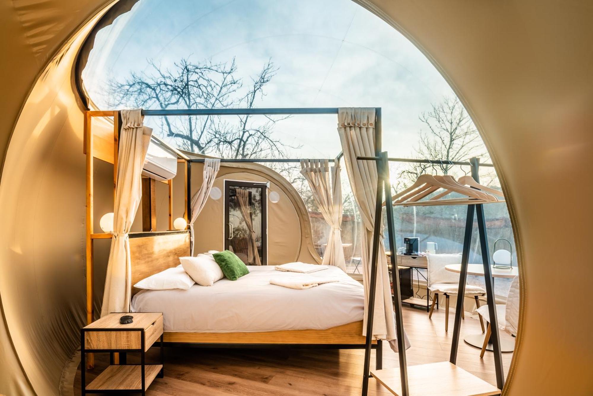 Horizonte Bubble Rooms Cortegana Bagian luar foto